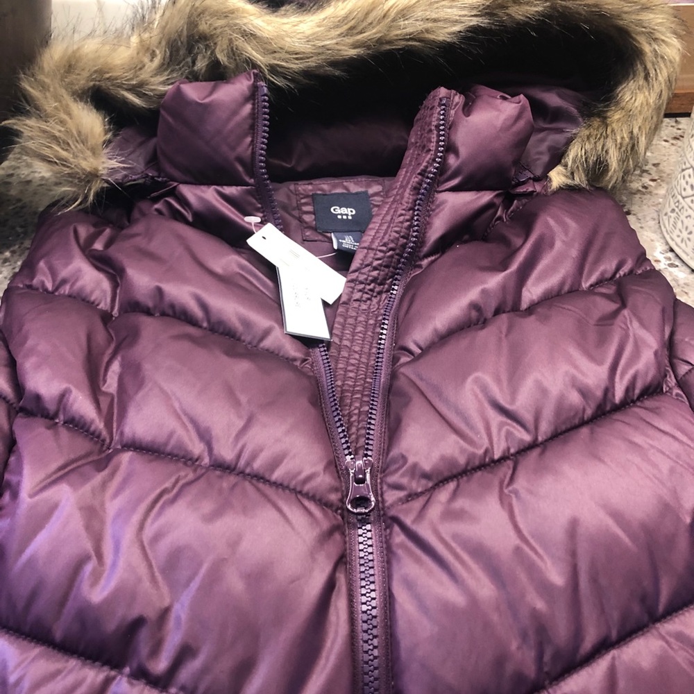Gap faux fur detachable hood vest